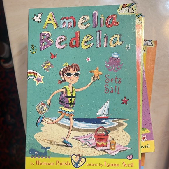 Amelia Bedelia Chapter Books 1-10 - Picture 8 of 11